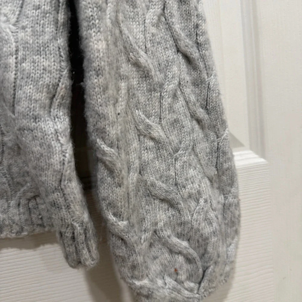Mango Basics Grey Cable Knit Crew Neck Sweater Womens Small Long Sleeve Ribbed‎
